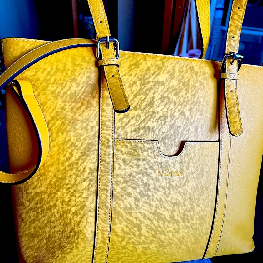 Bromen women’s laptop bag.  15.6” leather tote.